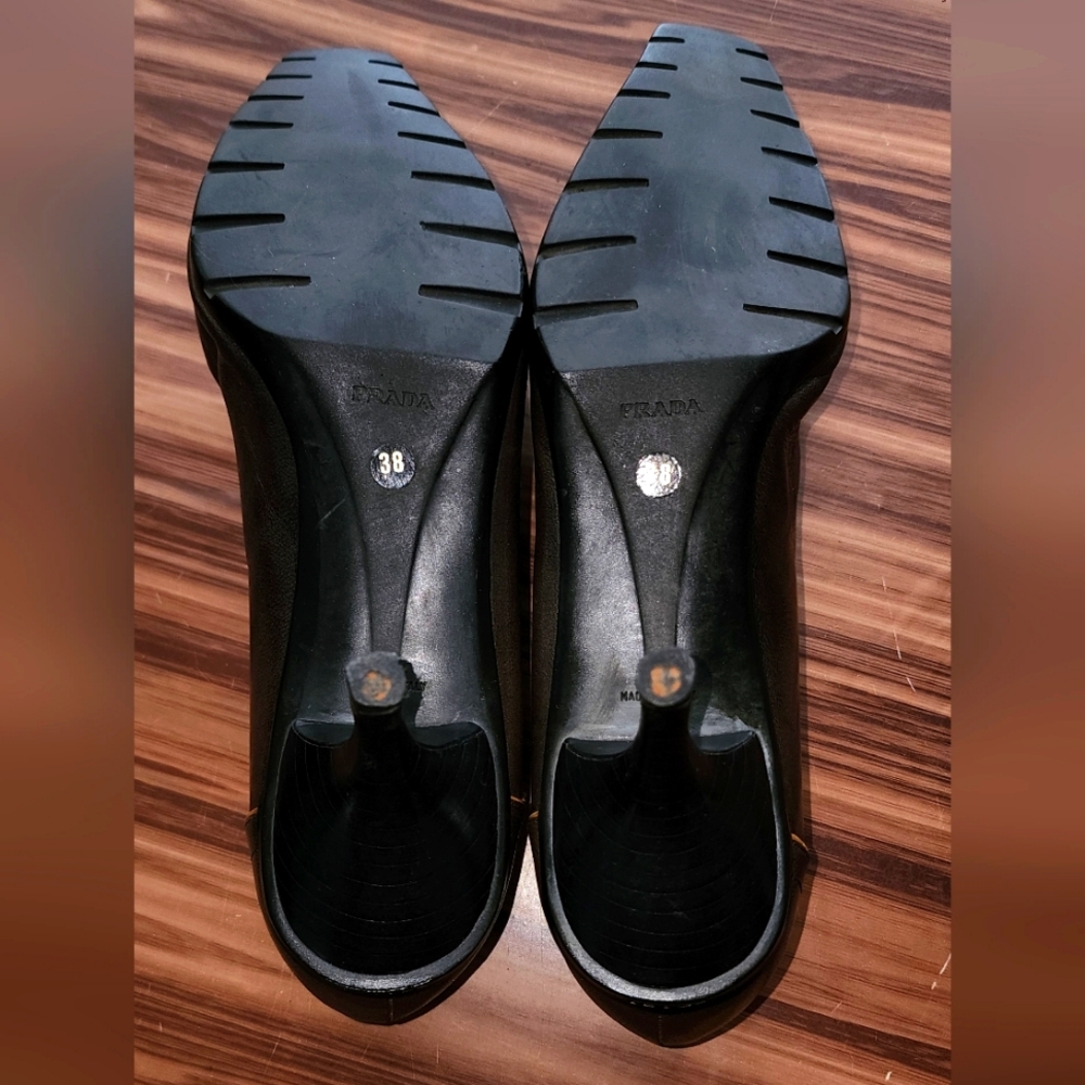 Prada Heels Super cute 💕 - Picture 5 of 9